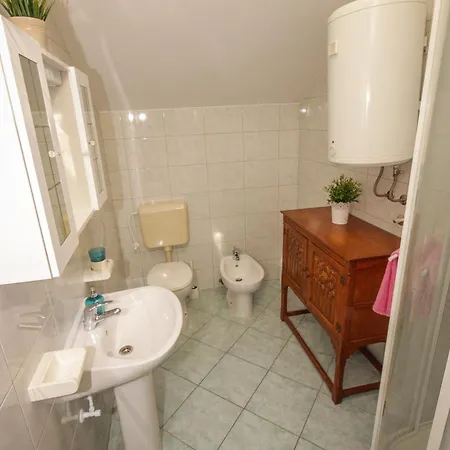 Kristijan 아파트 예세니체