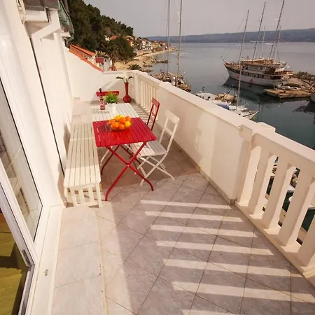 Kristijan 아파트 예세니체