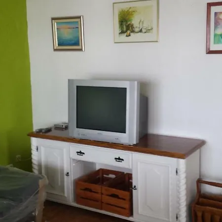 Kristijan 아파트 예세니체