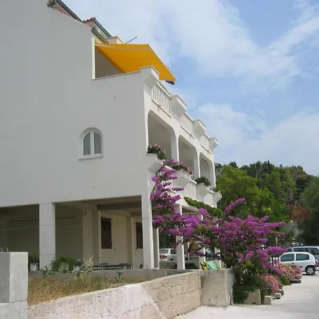 Kristijan 아파트 예세니체